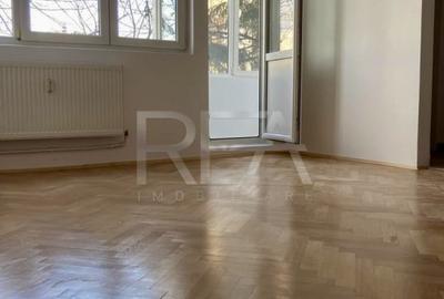 2 camere renovat pe Mihalache cu Vedere Spate - 1