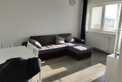 Apartament cu 2 camere semidecomandat, mobilat în Central