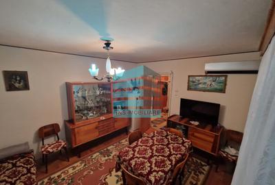 Apartament cu 3 camere decomandat în Titan