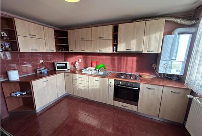 Apartament de vanzare 4 camere 2 bai Sibiu Turnisor - 2