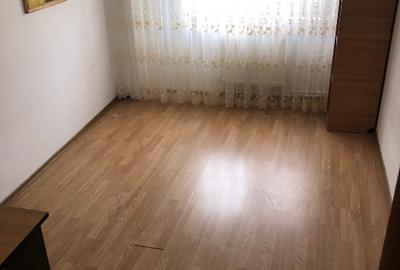 Ofer spre inchiriere apartament cu 3 camere Botosani - 1