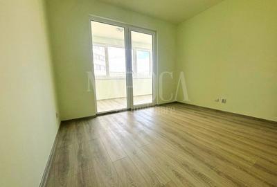 Apartament cu 3 camere semidecomandat în Florești