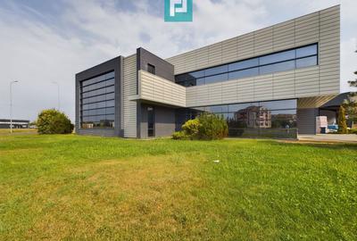 Spațiu comercial modern cu parcare proprie - 1