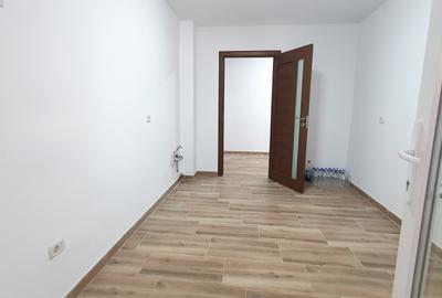 Apartament cu 3 camere decomandat în Ștefan cel Mare