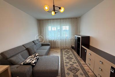 Apartament cu 3 camere decomandat în Tătărași