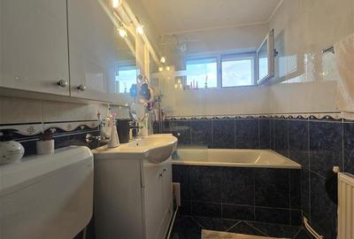 De vanzare apartament 2 Camere str Cornisa zona Scoala 10 - 5