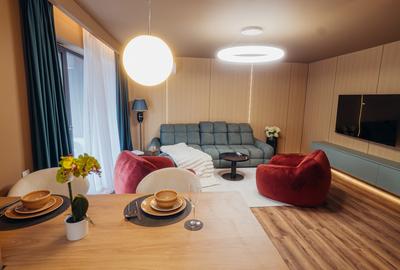 Apartament cu 2 camere decomandat, mobilat în Între Lacuri