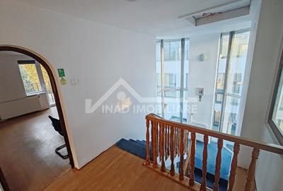 Casă de închiriat, Strada Republicii,  D+P+2E, curte proprie de 550 mp - 7
