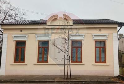 Casă individuală cu 3 camere în Central