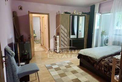 Apartament cu 2 camere semidecomandat, mobilat în Dâmbovița