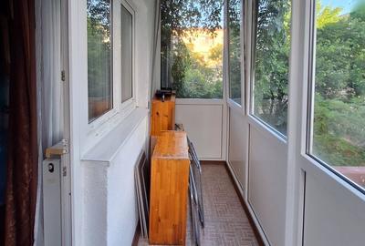 Apartament cu 3 camere decomandat în Aradului