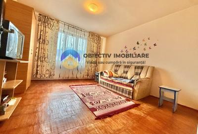 Apartament cu 3 camere decomandat, mobilat în Mărăței