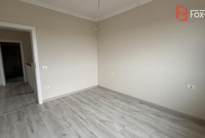 Duplex de vanzare cu 5 camere, despartit prin garaj, zona Giroc - 26