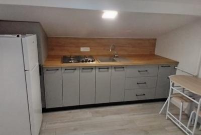 BLOC CU LIFT, MANSARDA DE INCHIRIAT, PARCARE INCLUSA - 3