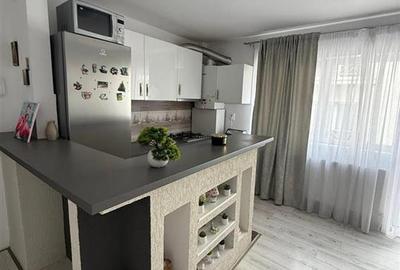 Apartament cu 3 camere semidecomandat, mobilat în Aeroport