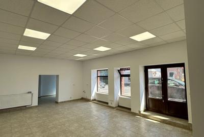 Spațiu comercial, de 90.00 mp, în Reghin