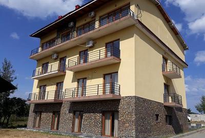 Pensiune Horezu Valcea 2007, 964 const si teren 1461 mp, pretul 550 000 euro neg - 2