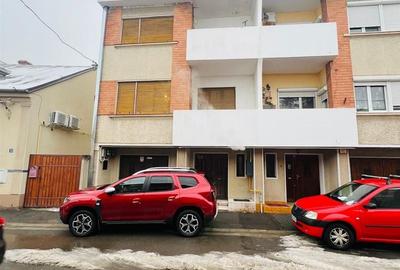 Casă cu 5 camere în Central