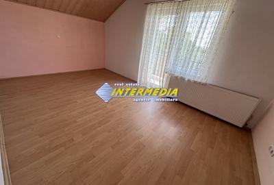 Spațiu comercial, de 100.00 mp, în Cetate