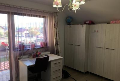 Vand casa tip vila P+E cu 4 cam. - 9