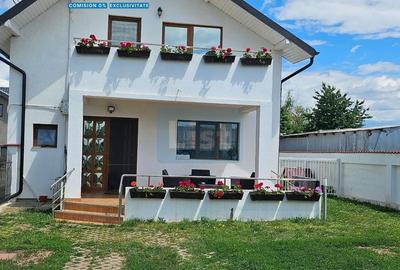 Casa Strejnicu: 150m², 3 dormitoare, 2 băi, 2 garaje - 1