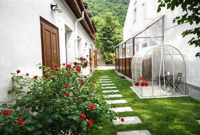 Casa cu 3 apartamente + transfer afacere, locuri parcare, Centrul Istoric, Braso - 1