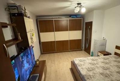 Garsonieră decomandată, mobilată în Vitan
