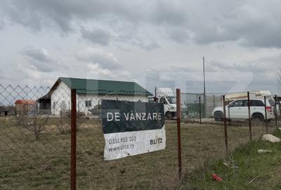 Teren intravilan mixt-industrie, depozite, servicii, 800 mp - 1