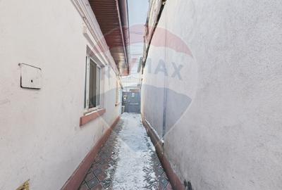 Casă cu două corpuri, ideală pentru firmă, Vitan - 17