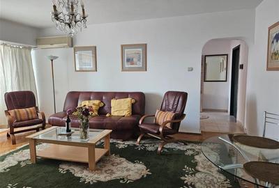 Apartament cu 2 camere semidecomandat, mobilat în Central