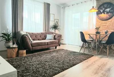 Apartament 3 camere,62 mp, parcare inclusă, zona Cetății - 2