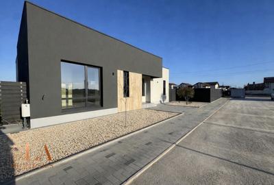 Casa individuala | Teren 742mp | Panouri 6kw | Pompa de caldura | Domnesti - 1