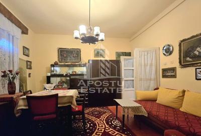 Casă individuală cu 3 camere în Pârneava