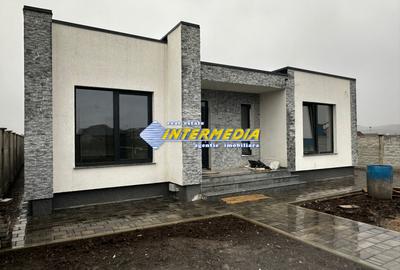 Casa Noua de vanzare pe un nivel zona Alba Micesti - 7