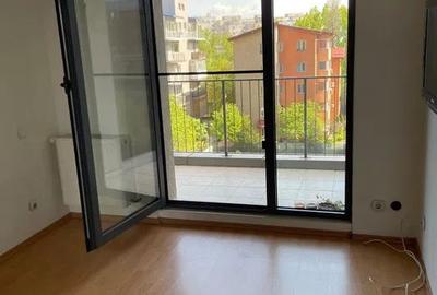 Apartament cu 2 camere semidecomandat, mobilat în Titan