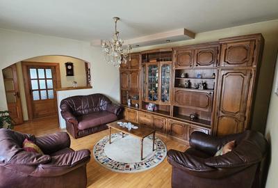 Casa 5 camere 3 bai garaj inchis si teren 700 mp utili in Lazaret - 2