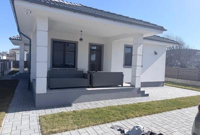 Vanzare casa  zona Zavoaie - 1