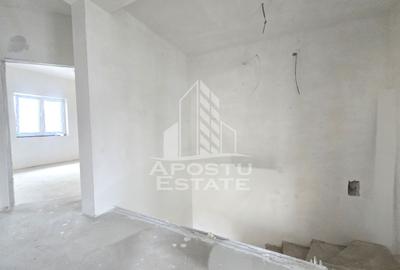 Jumatate de duplex de vanzare, Parter + Etaj, 5 camere si 2 bai, Sag - 18
