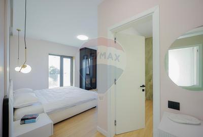 De vânzare Vilă cu 8 camere în Sânmartin, 290 mp util, teren 1100 mp - 29