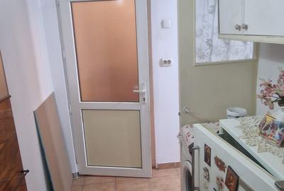 Malu Rosu se vinde la parter apartament semidecomandat,2camere,pret 42000 euro. - 3
