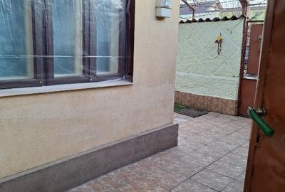 Casa  si curte, un singur nivel - 3