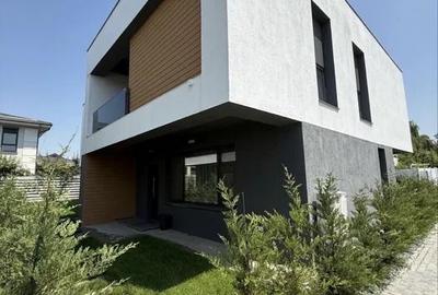 Casă individuală cu 4 camere în Central