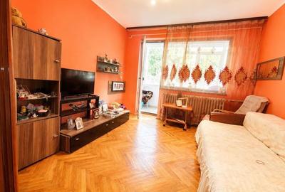 Apartament cu 4 camere decomandat în City Park Mall