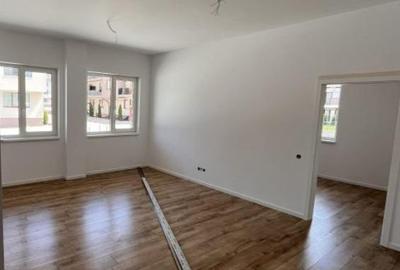 Apartament cu 3 camere semidecomandat în Florești
