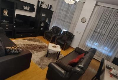 Unirii apartament 2 camere in vila, centrala proprie - 4