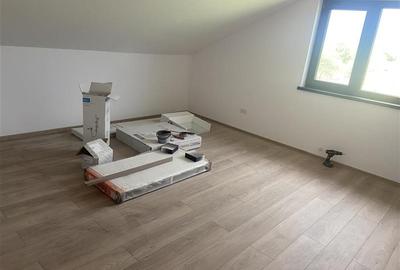 Casa de vanzare in Campineanca, parter si mansarda , suprafata 160 mp , teren 50 - 12