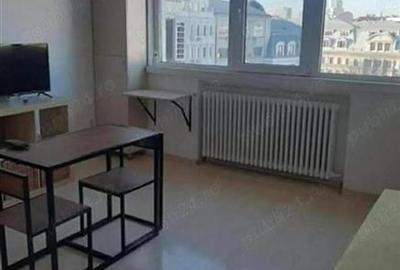 Garsoniera, Universitate - 1