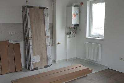 Apartament cu 3 camere decomandat în Berceni