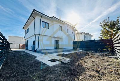 Casă cu 4 camere în Corbeanca