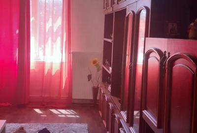 Inchiriere 3 camere in vila - 1
